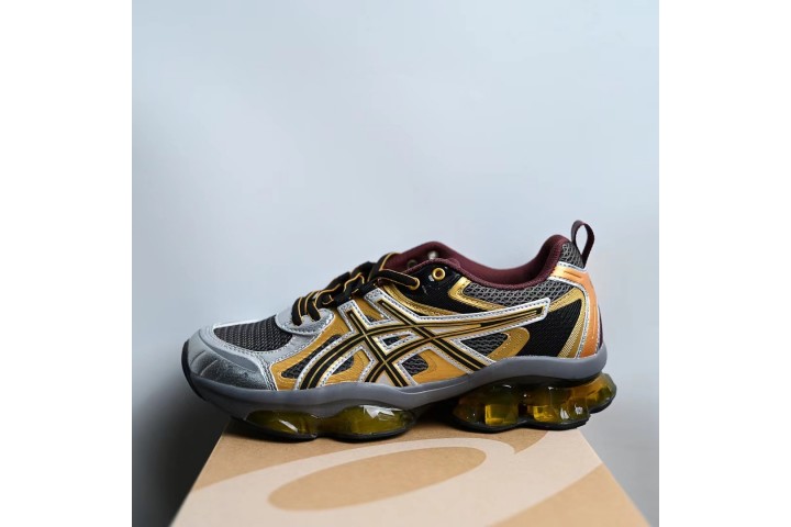 ASICS Gel-Quantum Kinetic Carbon Pure Gold