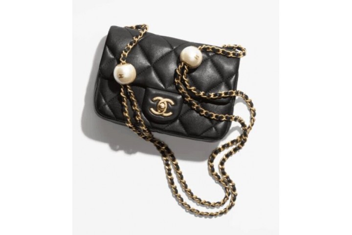 Chanel mini flap bag black