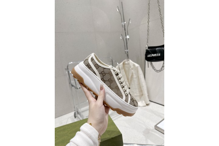 Gucci Brown GG Canvas Low top sneaker