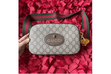 Gucci Neo Vintage GG Supreme Messenger Bag 476466