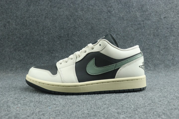 Jordan 1 Low Jade Smoke