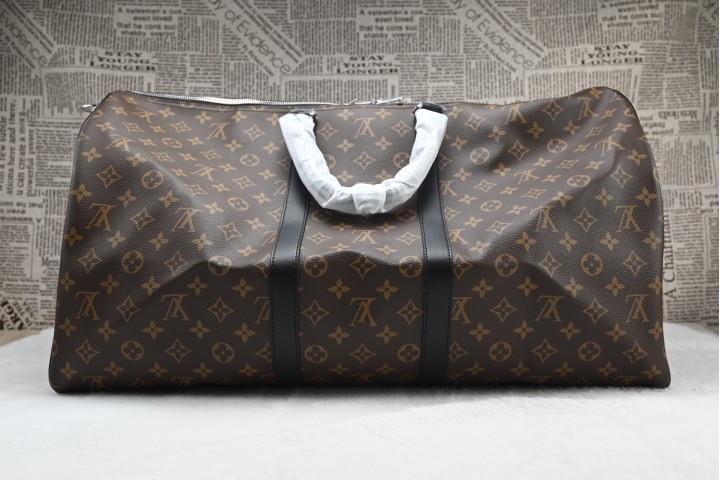 Louis Vuitton Keepall Bandouliere Monogram Eclipse Brown