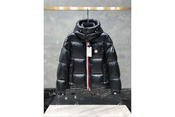 Moncler Montbeliard Short Down Jacket Black