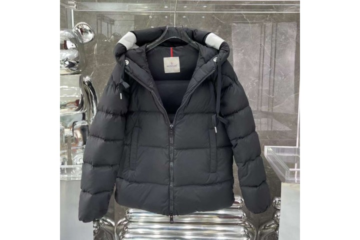 Moncler short down Jacket black