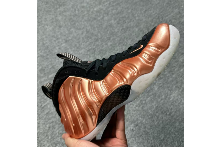 Nike Air Foamposite One Metallic Gold