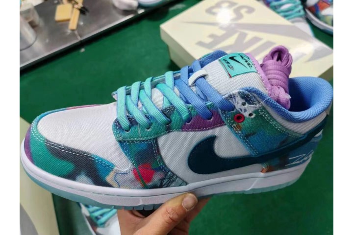 Nike SB Dunk Low Futura Laboratories Bleached Aqua