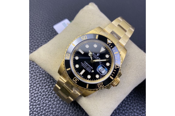 Rolex Oyster Perpetual Submariner watch Black Gold